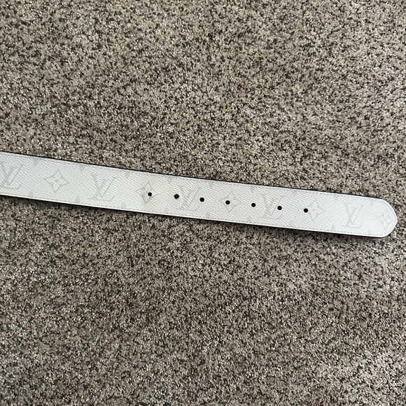Reversible Louis Vuitton Belt - Picture 3 of 7